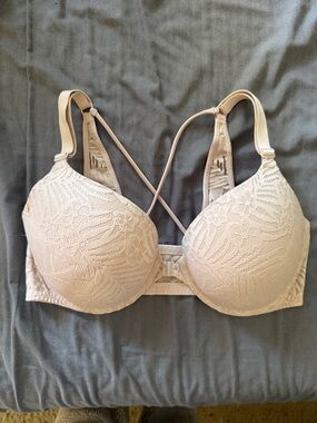 PINK Victoria's Secret Light Beige Lace T-Shirt Bra with Crisscross Straps